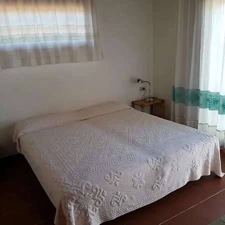 Villaggio Est *
